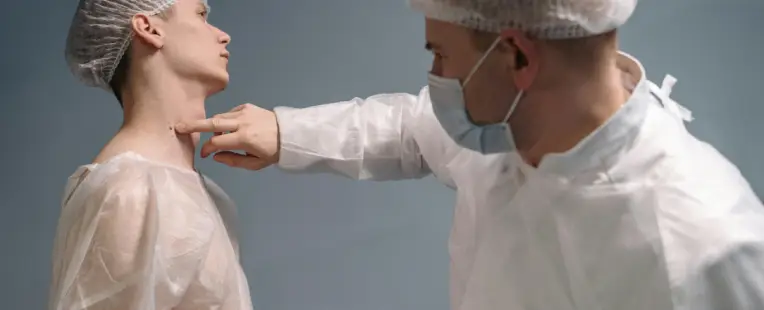 Batas de un solo uso y kimonos para uso estético y médico Batas de un solo uso